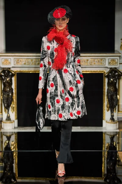 Look 12
